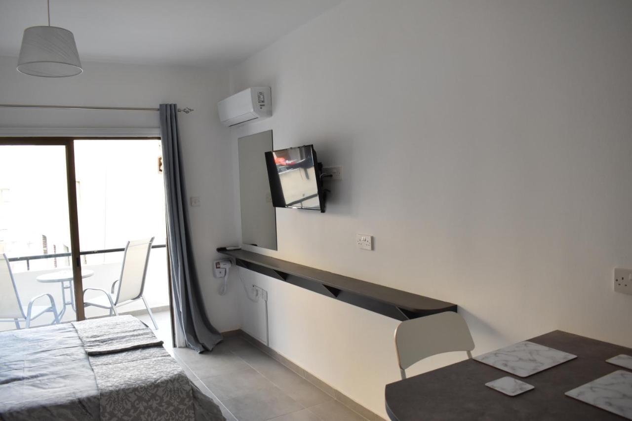 Marias Apartment - In City Centre,Near Beach Ларнака Екстер'єр фото